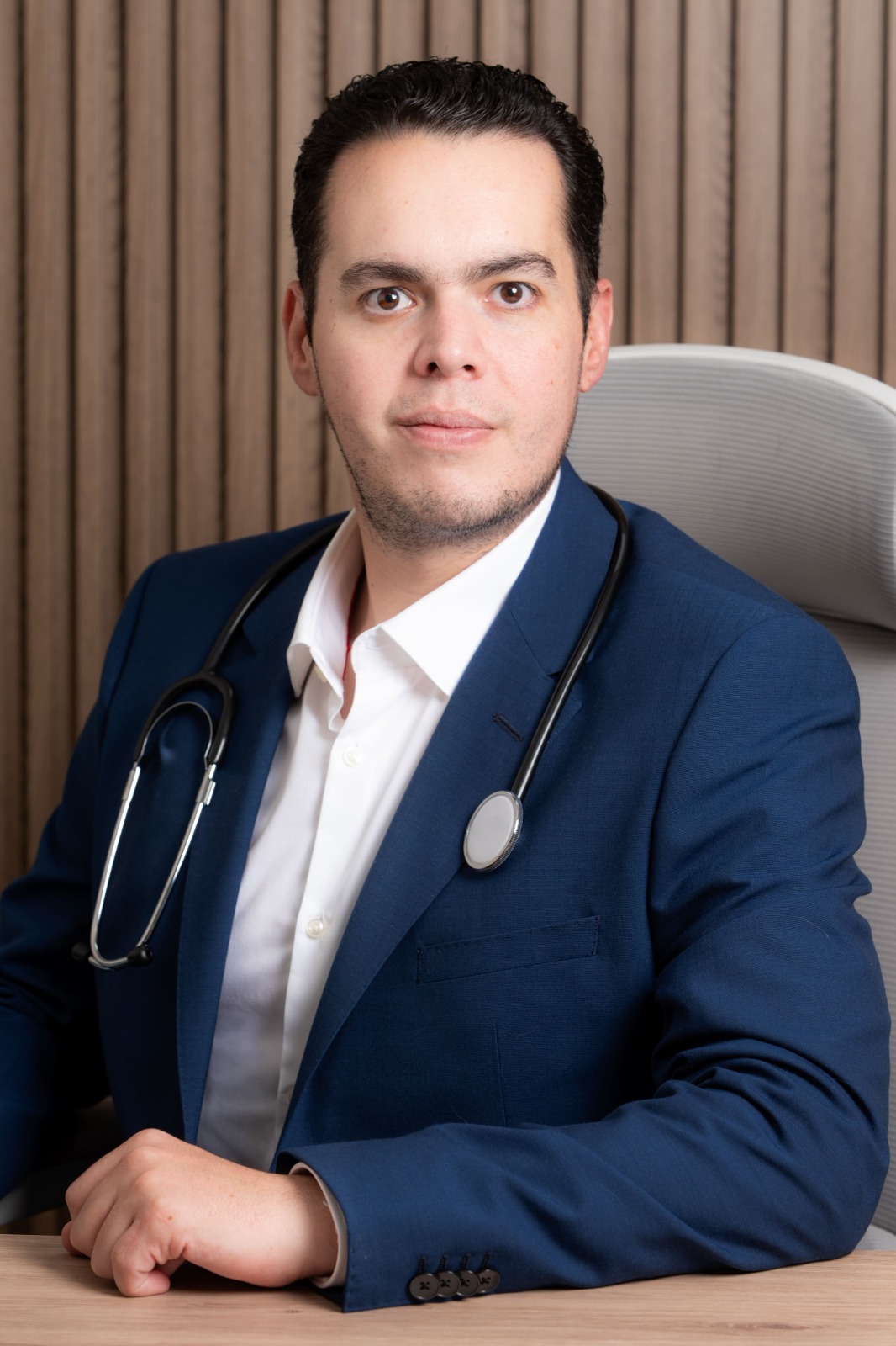Dr. Marco Rodríguez, infectólogo e internista en Querétaro